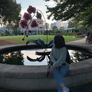 Meet your Posher, Widad